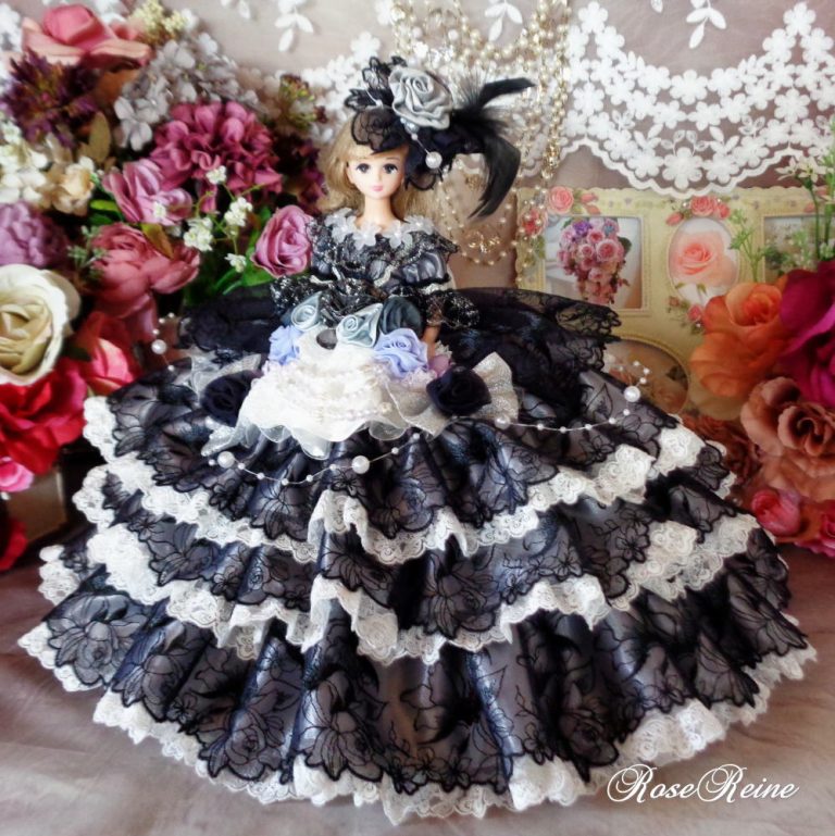 アンネローゼ王妃 シャドーブラックの豪華なボリュームフリル 高貴なプリンセスドールドレス豪華4点セット